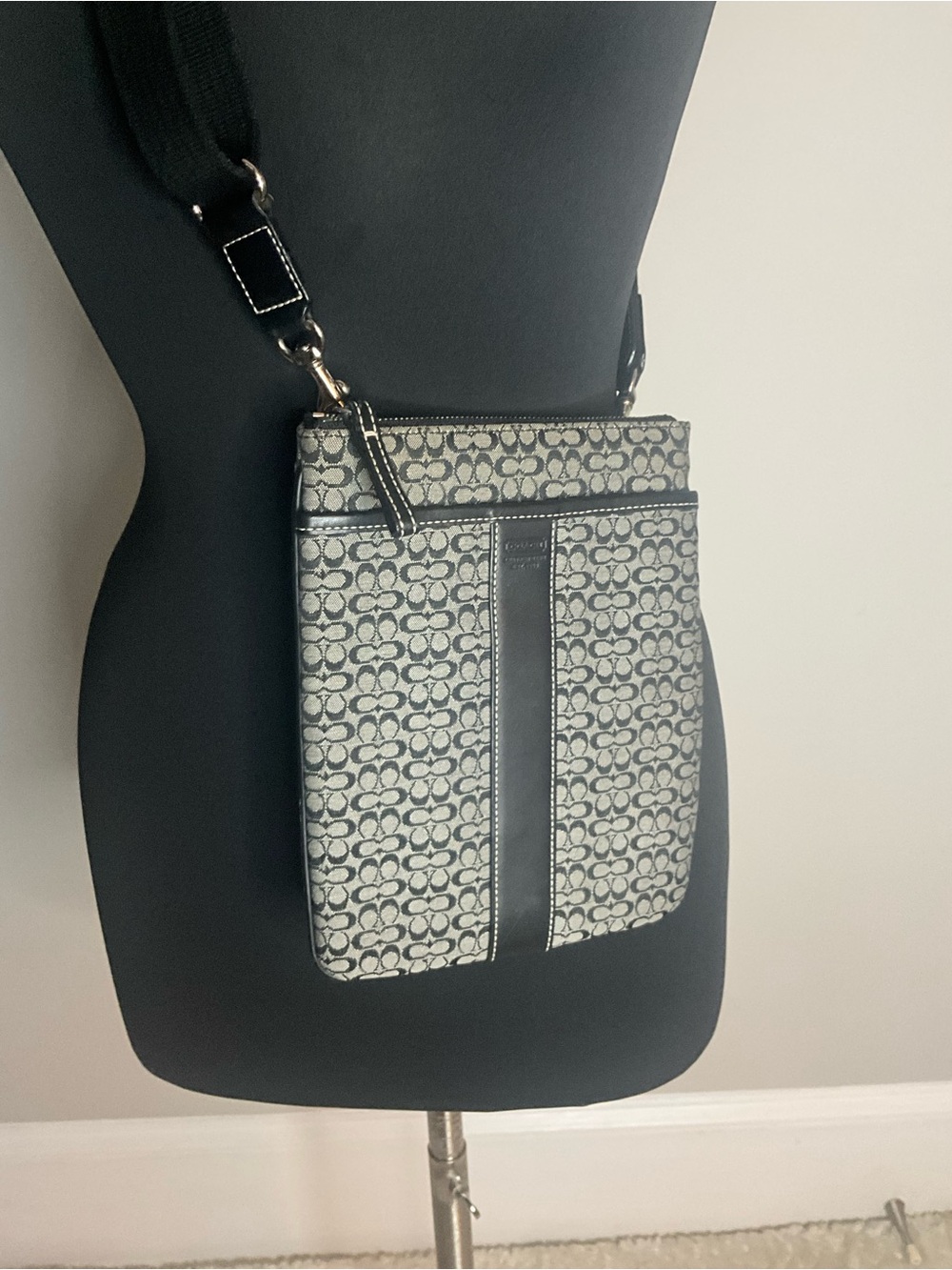 Coach Signature Crossbody in Black and Chalk